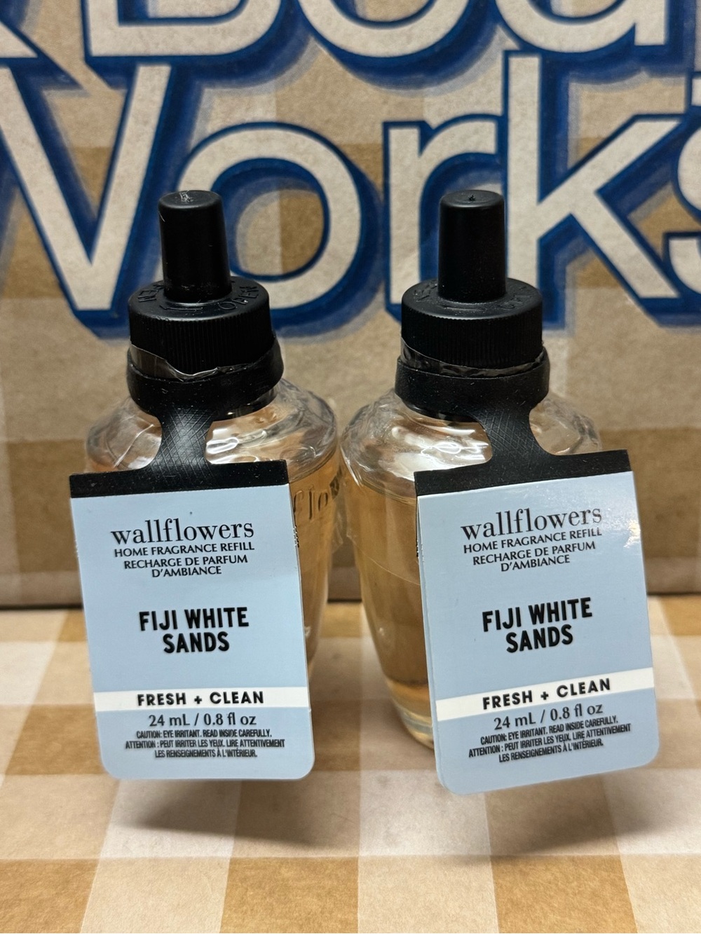 NWT B&BW White Barn (2) Fiji White Sand Wallflower refills